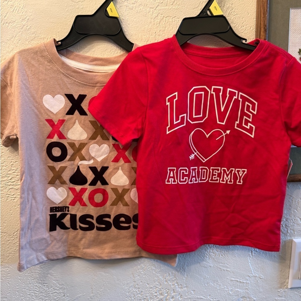 Valentine’s Day X and Kisses and Love Academy Short Sleeved Shirts Red Tan Sz 3T